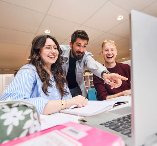 DT Studenten in studiecentrum
